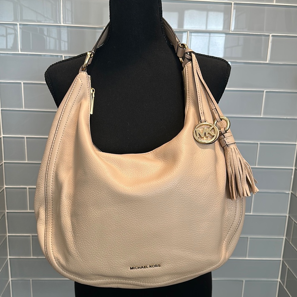 Michael Kors Lydia Hobo; Oyster